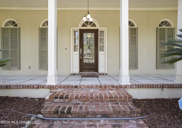 Photo 3 of Single family home for sale at 1 High Pointe Dr, Gulfport, MS 39507 | MLS# 4156096 | Listing updated on 2026-07-16