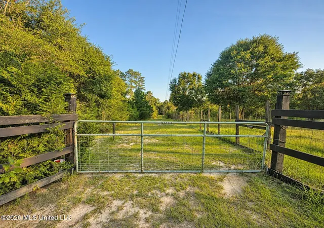 Homes for sale in Lucedale, MS | 253a Dean Nursery Rd, Lucedale, MS 39452 | MLS# 4155036