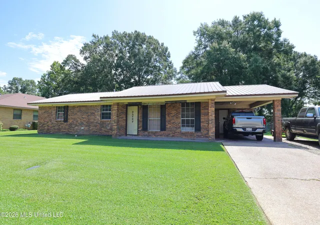 Homes for sale in Natchez, MS | 1009 Lotus Dr, Natchez, MS 39120 | MLS# 4155081