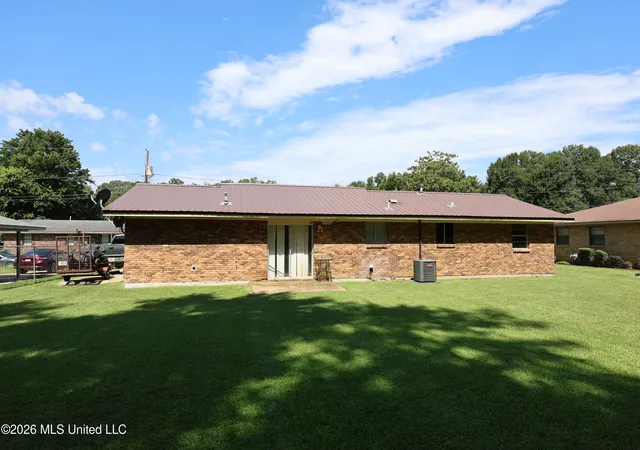Homes for sale in Natchez, MS | 1009 Lotus Dr, Natchez, MS 39120 | MLS# 4155081