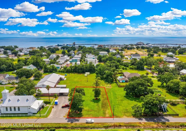 Homes for sale in Pass Christian, MS | 218 E Railroad St, Pass Christian, MS 39571 | MLS# 4155769