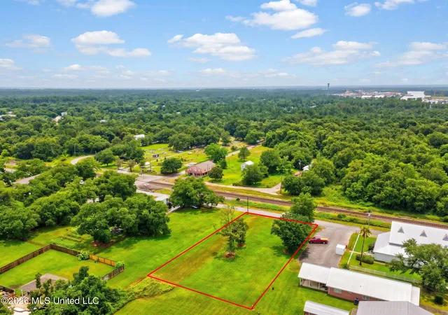 Homes for sale in Pass Christian, MS | 218 E Railroad St, Pass Christian, MS 39571 | MLS# 4155769