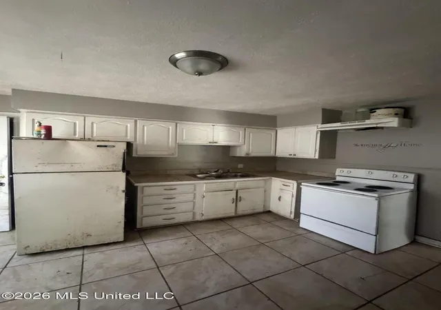 Photo 4 of Single family home for sale at 742 Kensington Pl, Jackson, MS 39206 | MLS# 4155172 | Listing updated on 2026-09-04