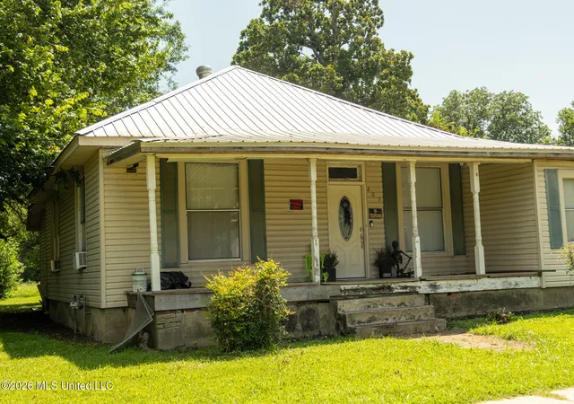 Homes for sale in Tutwiler, MS | 205 Hopson St, Tutwiler, MS 38963 | MLS# 4155074