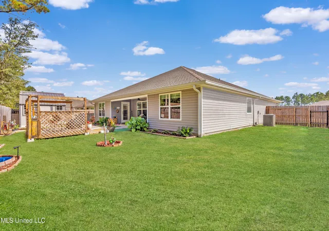 Photo 4 of Sale Pending at 10440 Willow Leaf Dr, Gulfport, MS 39503 | MLS# 4155087 | Listing updated on 2026-09-12