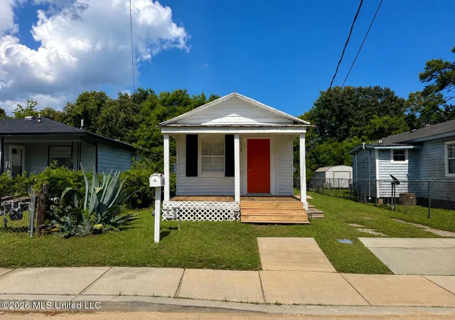 Homes for sale in Biloxi, MS | 212 Bowen St, Biloxi, MS 39530 | MLS# 4155079