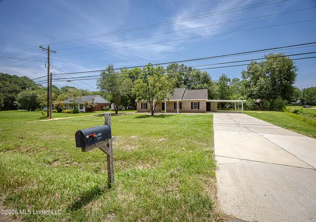 Homes for sale in Ocean Springs, MS | 8100 Ocean Springs Rd, Ocean Springs, MS 39564 | MLS# 4155513