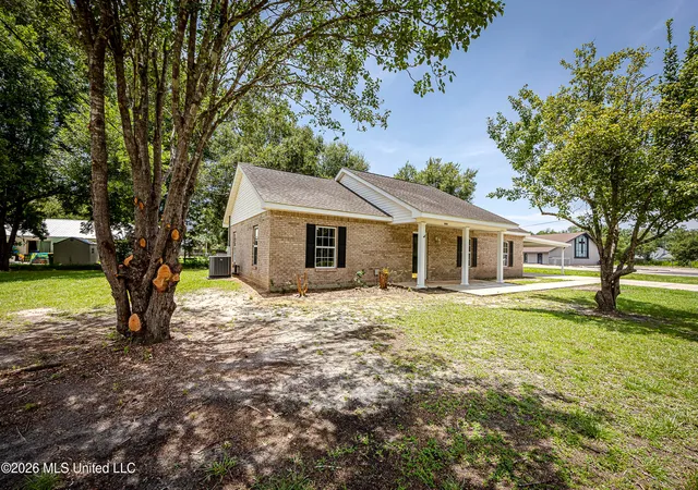 Homes for sale in Ocean Springs, MS | 8100 Ocean Springs Rd, Ocean Springs, MS 39564 | MLS# 4155513
