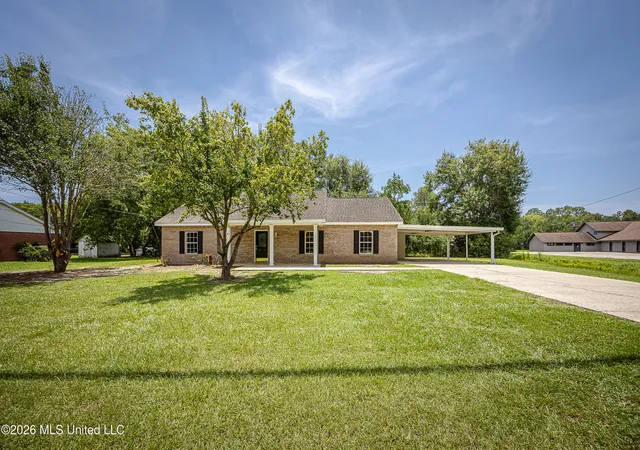 Homes for sale in Ocean Springs, MS | 8100 Ocean Springs Rd, Ocean Springs, MS 39564 | MLS# 4155513