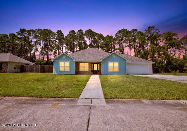Homes for sale in Waveland, MS | 817 Kyle Cir, Waveland, MS 39576 | MLS# 4155417