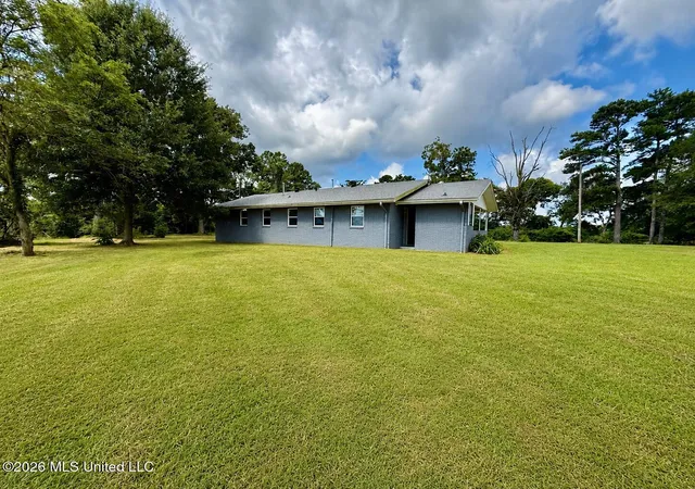Homes for sale in Mize, MS | 18592 Mississippi 35, Mize, MS 39116 | MLS# 4155153