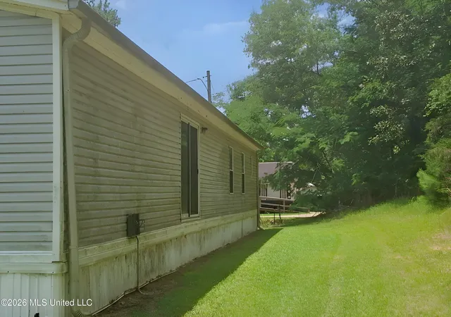 Homes for sale in Carthage, MS | 323 Pine Rd, Carthage, MS 39051 | MLS# 4155190