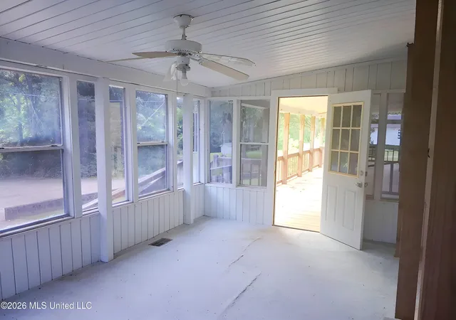Homes for sale in Carthage, MS | 323 Pine Rd, Carthage, MS 39051 | MLS# 4155190