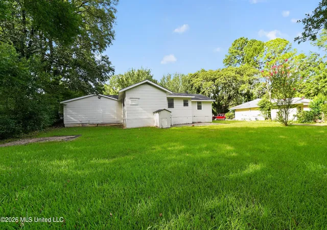 Photo 2 of Sale Pending at 428 Northside Cir, Jackson, MS 39206 | MLS# 4157014 | Listing updated on 2026-09-08