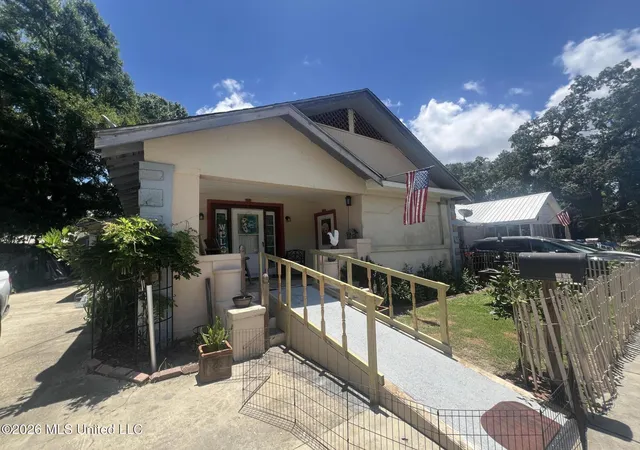 Homes for sale in Biloxi, MS | 214 Querens Ave, Biloxi, MS 39530 | MLS# 4155126