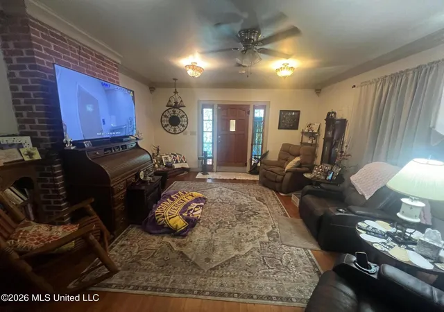 Homes for sale in Biloxi, MS | 214 Querens Ave, Biloxi, MS 39530 | MLS# 4155126