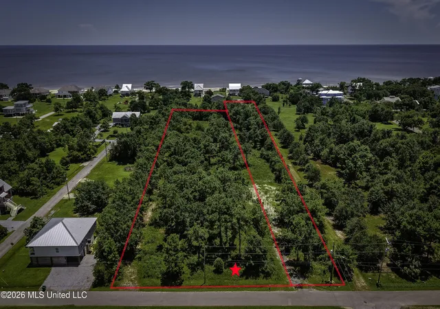 Photo 3 of Sale Pending at 401 Fell St, Waveland, MS 39576 | MLS# 4155149 | Listing updated on 2026-08-11