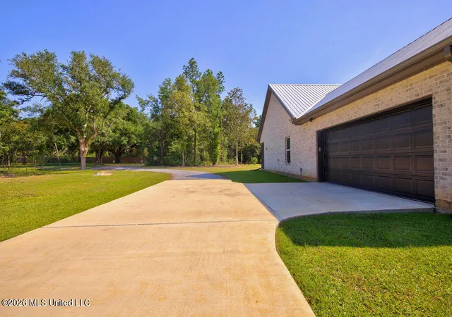 Homes for sale in Kiln, MS | 5075 D W North Rd, Kiln, MS 39556 | MLS# 4155337