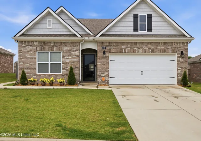 Homes for sale in Byhalia, MS | 28 Twin Lakes Dr, Byhalia, MS 38611 | MLS# 4155225