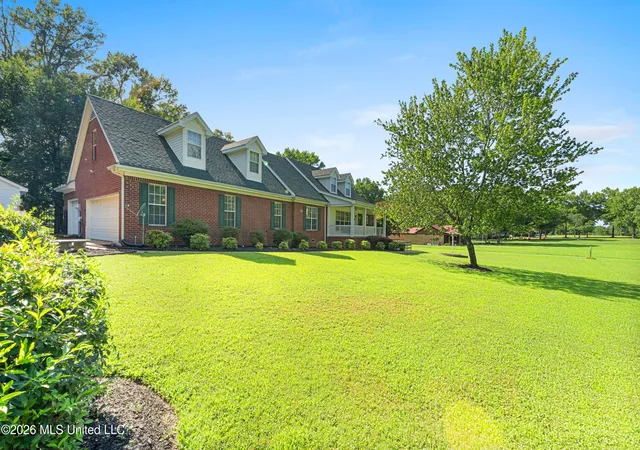 Homes for sale in Byhalia, MS | 127 W Sweetwater Rd, Byhalia, MS 38611 | MLS# 4155157
