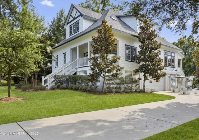 1st image of 1305 Fort St, Ocean Springs, MS 39564 | MLS# 4155240