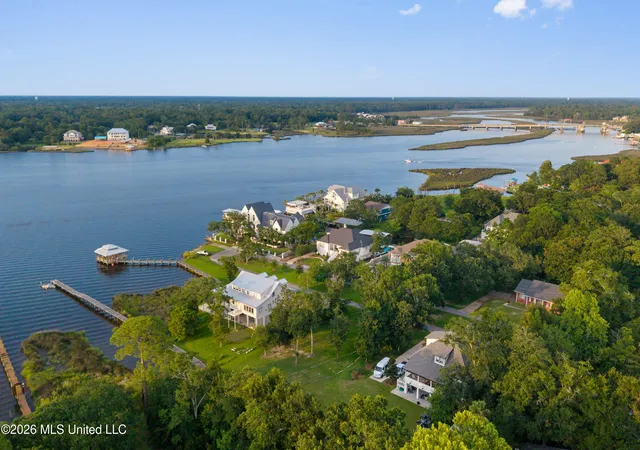 2nd image of 1305 Fort St, Ocean Springs, MS 39564 | MLS# 4155240