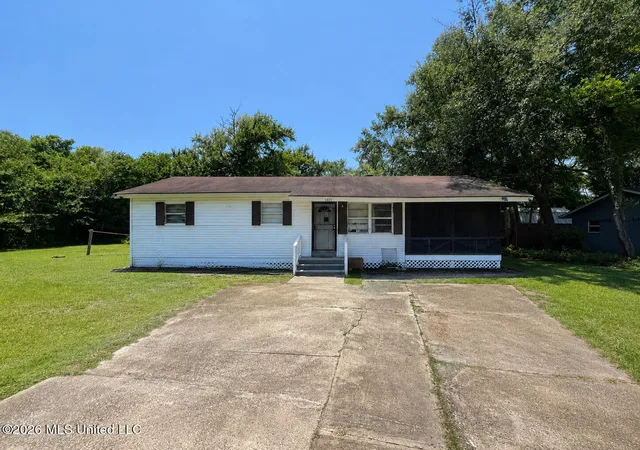Homes for sale in Moss Point, MS | 3813 Camellia St, Moss Point, MS 39563 | MLS# 4155177