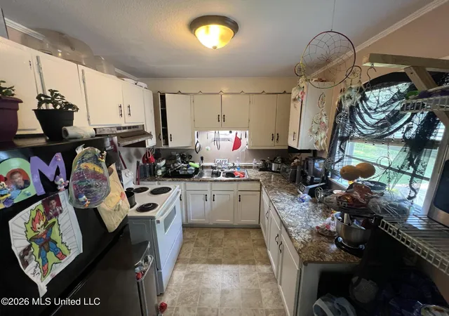 Homes for sale in Moss Point, MS | 3813 Camellia St, Moss Point, MS 39563 | MLS# 4155177