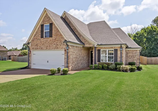 Photo 2 of Sale Pending at 5166 Ashdown Pl, Southaven, MS 38672 | MLS# 4156291 | Listing updated on 2026-09-18