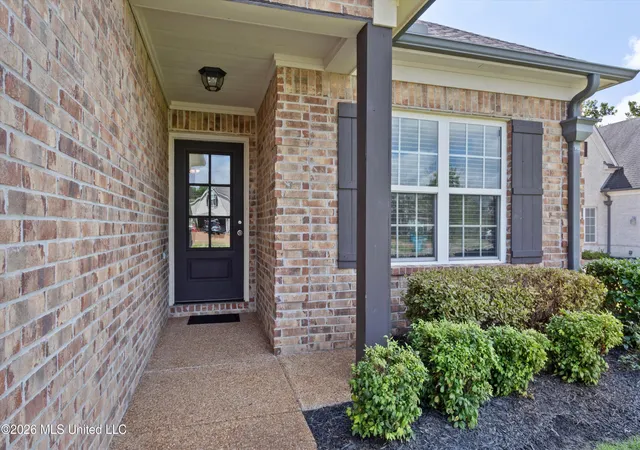 Photo 3 of Sale Pending at 5166 Ashdown Pl, Southaven, MS 38672 | MLS# 4156291 | Listing updated on 2026-09-18