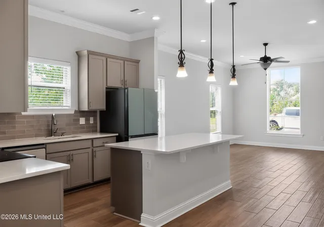 Photo 4 of Single family home for sale at 6952 Osprey Dr, Ocean Springs, MS 39564 | MLS# 4155332 | Listing updated on 2026-10-06