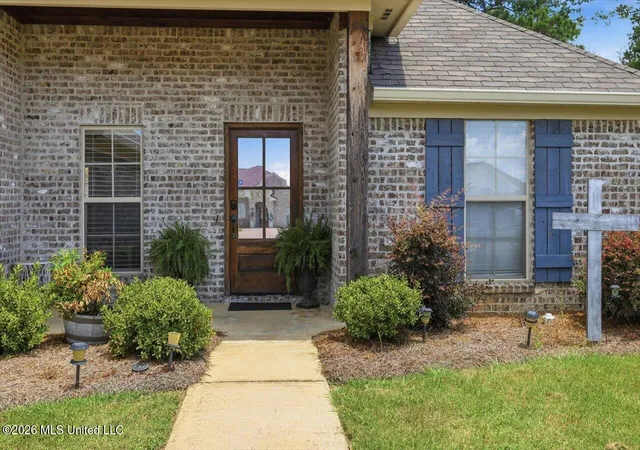 Photo 3 of Single family home for sale at 987 Filmore Dr, Brandon, MS 39042 | MLS# 4155193 | Listing updated on 2026-09-07