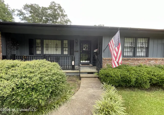 Homes for sale in Laurel, MS | 1172 W 20Th St, Laurel, MS 39440 | MLS# 4155215