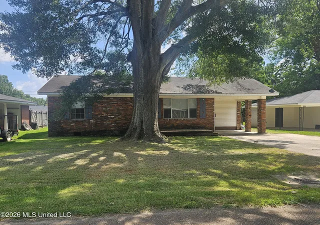 1st image of 2029 Eleanor St, Vidalia, LA 71373 | MLS# 4155188