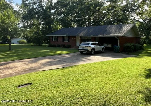 Photo 1 of Single family home for sale at 1510 W Govan St, Grenada, MS 38901 | MLS# 4156298 | Listing updated on 2026-07-27