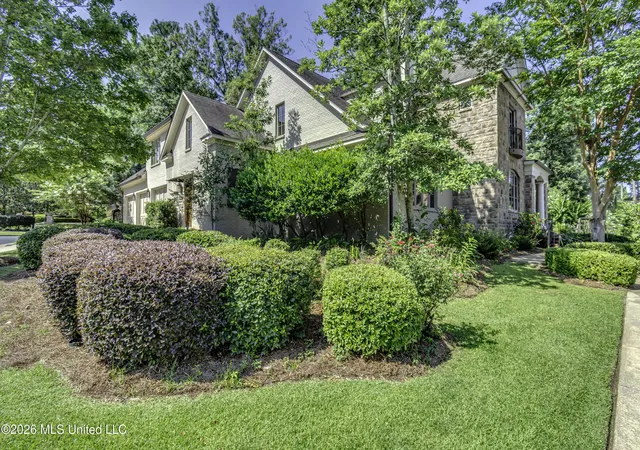Homes for sale in Jackson, MS | 15 Eastparke Dr, Jackson, MS 39211 | MLS# 4155263