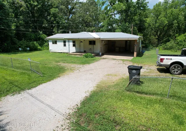 Photo 2 of Single family home for sale at 51 Business 7, Abbeville, MS 38601 | MLS# 4155198 | Listing updated on 2026-07-08