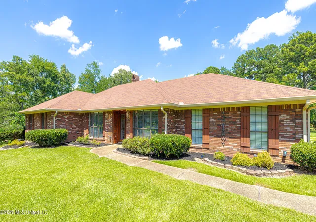 Photo 3 of Single family home for sale at 144 N Pine Dr, Madison, MS 39110 | MLS# 4155576 | Listing updated on 2026-09-14