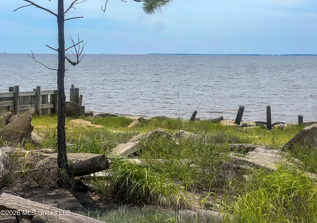 Homes for sale in Ocean Springs, MS | 6417 Belle Fontaine Dr, Ocean Springs, MS 39564 | MLS# 4155254