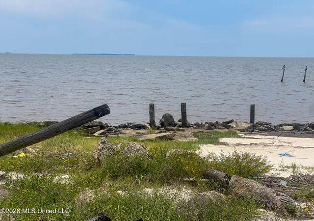 Homes for sale in Ocean Springs, MS | 6417 Belle Fontaine Dr, Ocean Springs, MS 39564 | MLS# 4155254