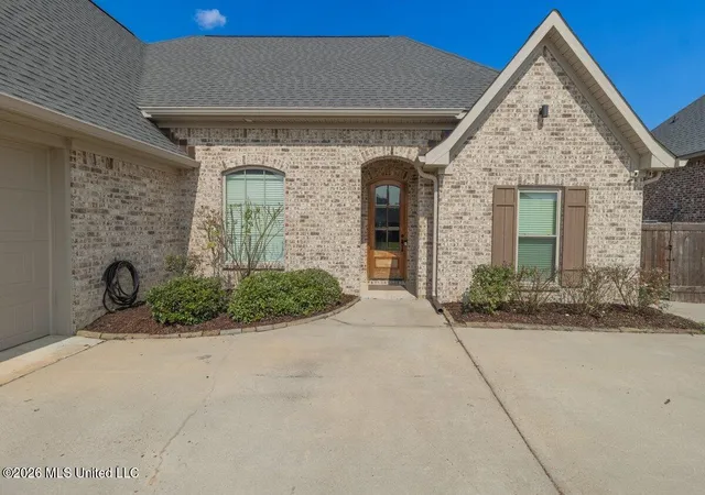 Photo 2 of Single family home for sale at 609 Gloucester Way, Flowood, MS 39232 | MLS# 4158294 | Listing updated on 2026-09-02