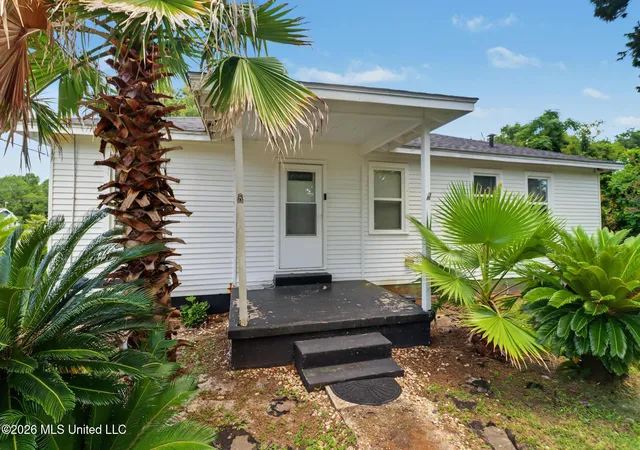 2nd image of 2002 Greater Ave, Biloxi, MS 39531 | MLS# 4155359
