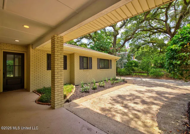 4th image of 1308 Father Ryan Ave, Biloxi, MS 39530 | MLS# 4155288