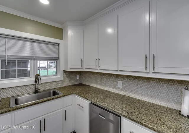 Photo 3 of Single family home for sale at 748 E Northside Dr, Jackson, MS 39206 | MLS# 4155574 | Listing updated on 2026-09-14