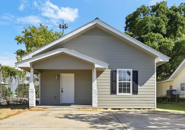 Photo 1 of Single family home for sale at 411 Henry Ave, Pascagoula, MS 39567 | MLS# 4155426 | Listing updated on 2026-09-04