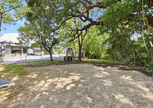 Photo 2 of Single family home for sale at 411 Henry Ave, Pascagoula, MS 39567 | MLS# 4155426 | Listing updated on 2026-09-04