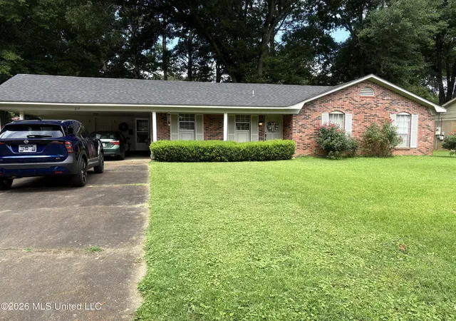 Homes for sale in Senatobia, MS | 212 Heard St, Senatobia, MS 38668 | MLS# 4155318