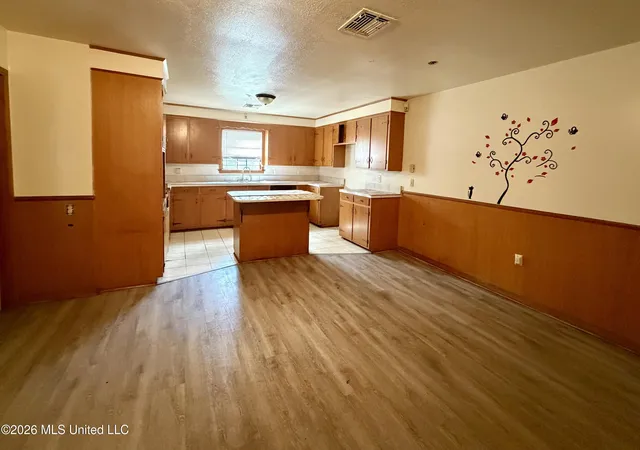 Photo 3 of Single family home for sale at 247 Dona Ave, Jackson, MS 39212 | MLS# 4155338 | Listing updated on 2026-08-27