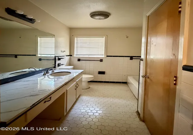 Photo 4 of Single family home for sale at 247 Dona Ave, Jackson, MS 39212 | MLS# 4155338 | Listing updated on 2026-08-27
