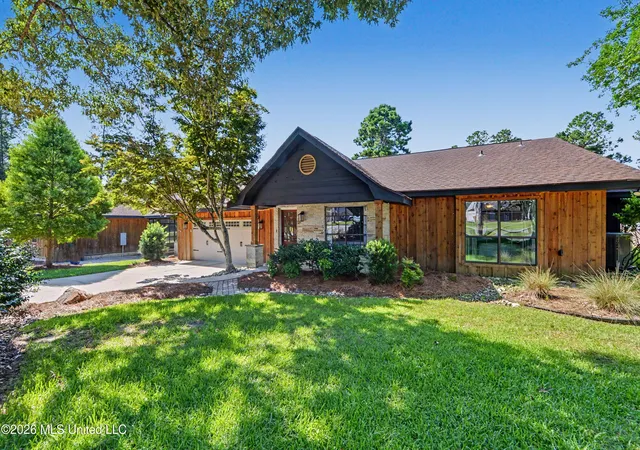 Homes for sale in Diamondhead, MS | 96489 W Diamondhead Dr, Diamondhead, MS 39525 | MLS# 4155428